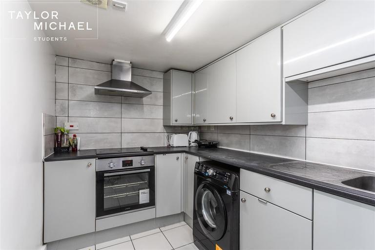Lewes Road, Round Hill, Brighton, BN2 3HP