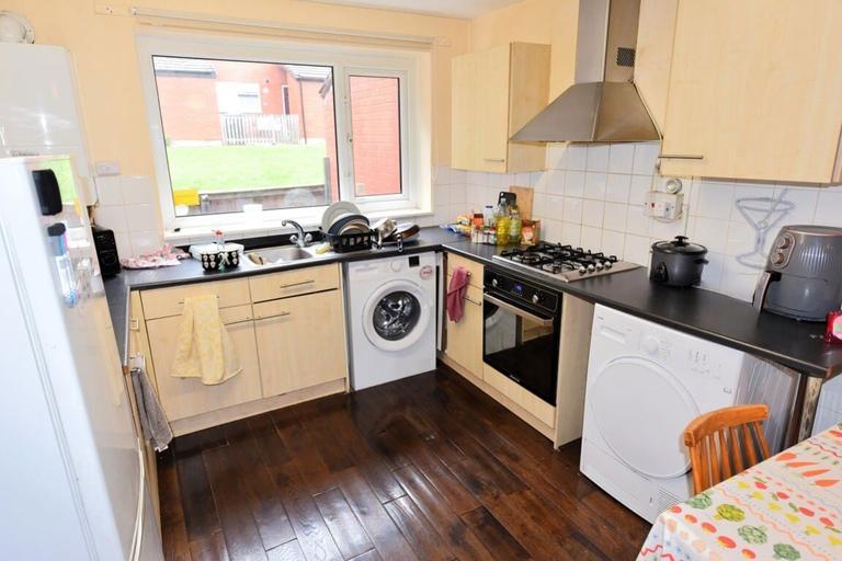 Hyde Park, Hyde Park, Leeds, LS6 1SE