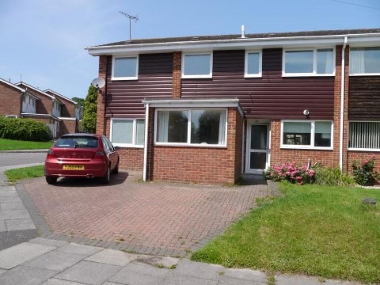 Bicknor Close, Hales Place, Canterbury, CT2 7UB