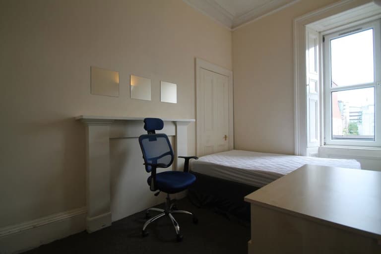 Grove St, Bruntsfield, Edinburgh, EH3 8AT Grove St, Bruntsfield, Edinburgh, EH3 8AT