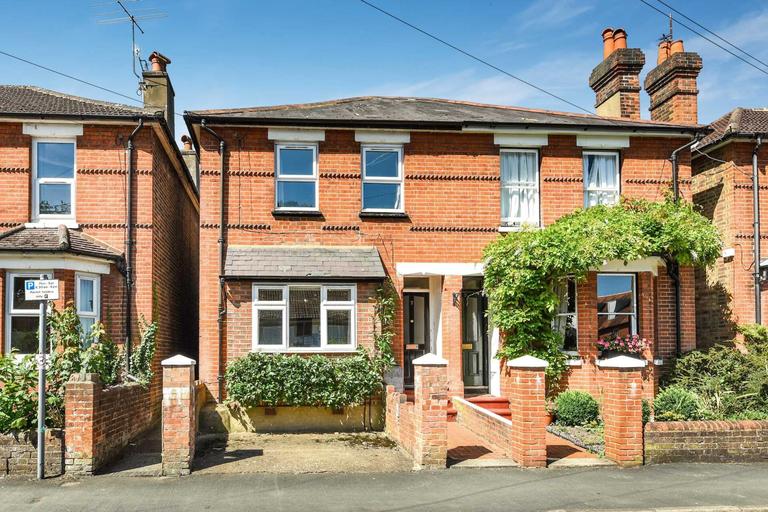 4 bedroom house for rent Bray Road, Surrey, GU2 7LQ UniHomes