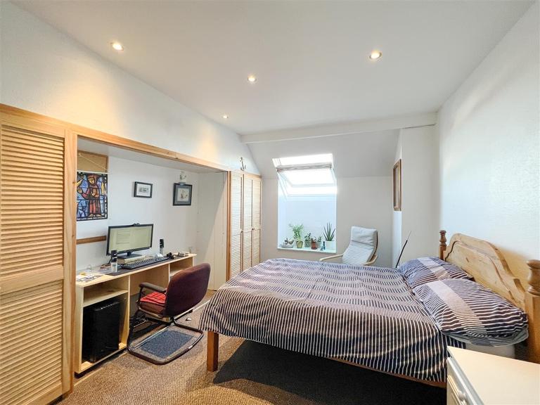 Tasker Road, Crookes, Sheffield, S10 1UZ