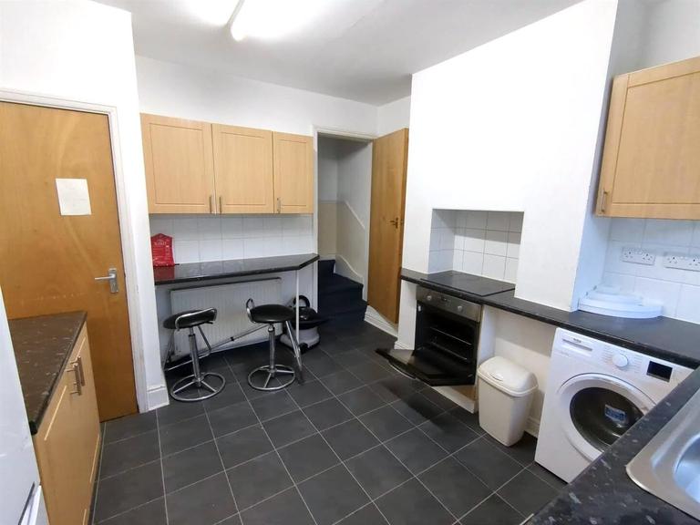 Crookes (Rear Of), Crookes, Sheffield, S10 1UH