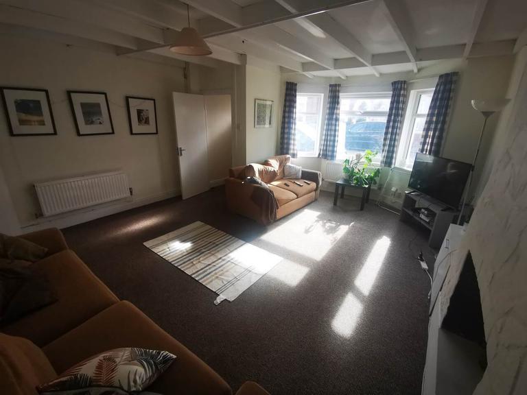 4 bedroom house for rent Llanishen Street, Cardiff, CF14 3QE UniHomes