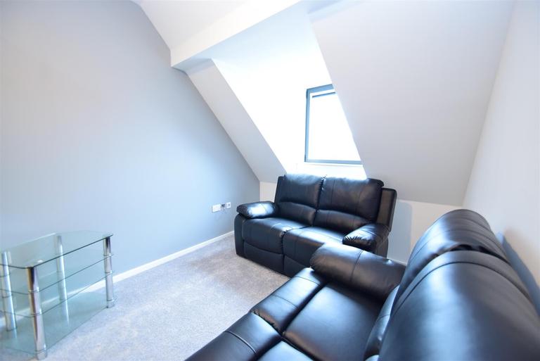 Chillingham Road Apartments, Heaton, Newcastle, NE6 5LJ