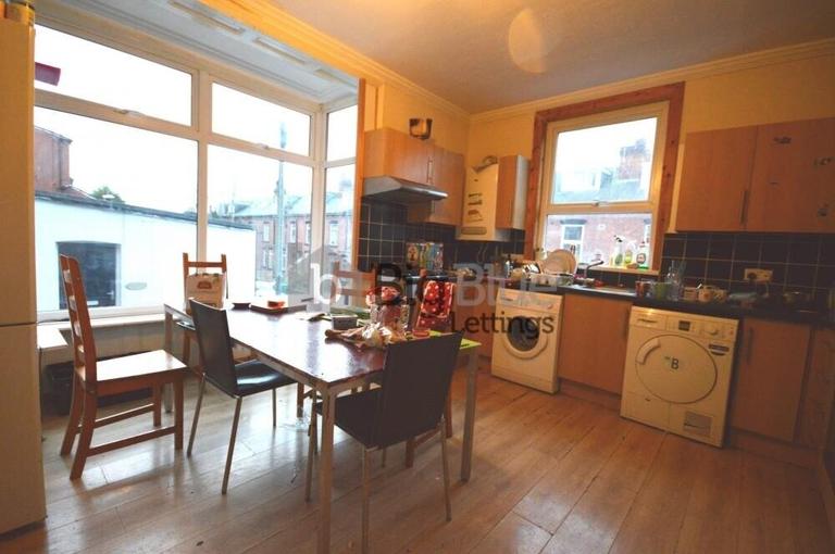 7 bedroom house for rent Hyde Park Road, Leeds, LS6 1AH UniHomes