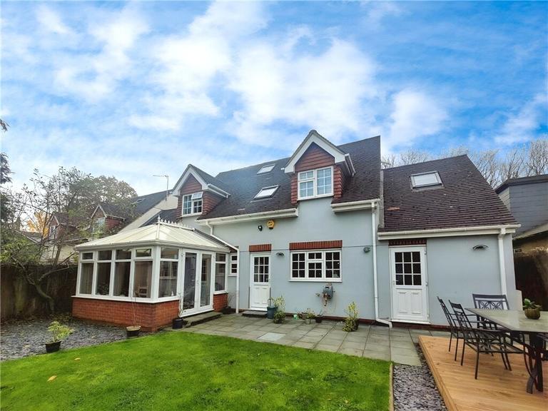 Vicarage Road, Egham, Surrey, TW20 9JW