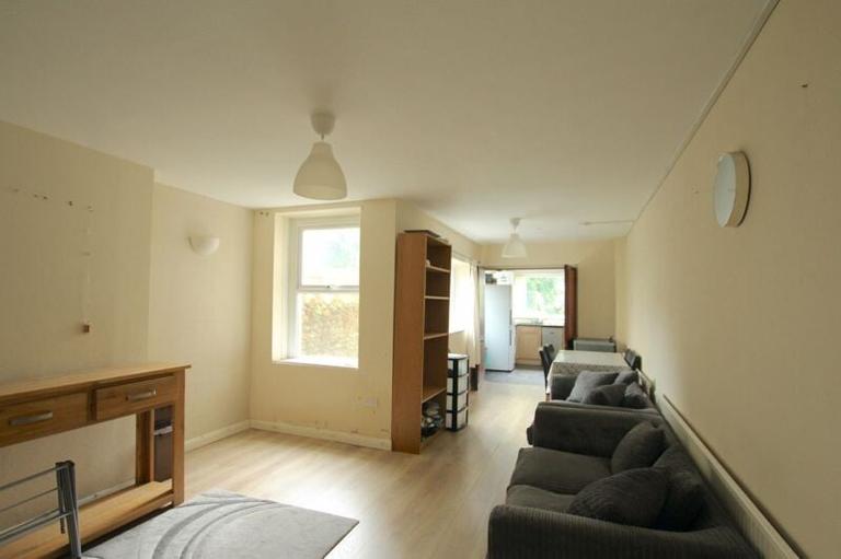 Treharris Street, Roath, Cardiff, CF24 3HP