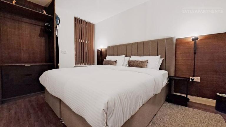 City Road - Windsor Suite, Roath, Cardiff, CF24 3JB