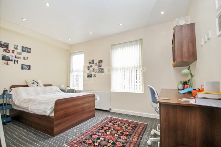 6 bedroom house for rent Hessle Mount, Leeds, LS6 1EP UniHomes