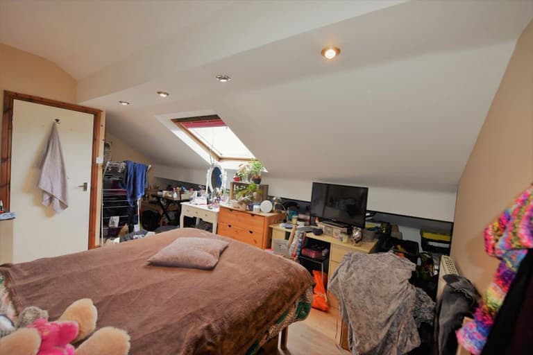Bankfield Terrace (Hs), Burley, Leeds, LS4 2RE Bankfield Terrace (Hs), Burley, Leeds, LS4 2RE