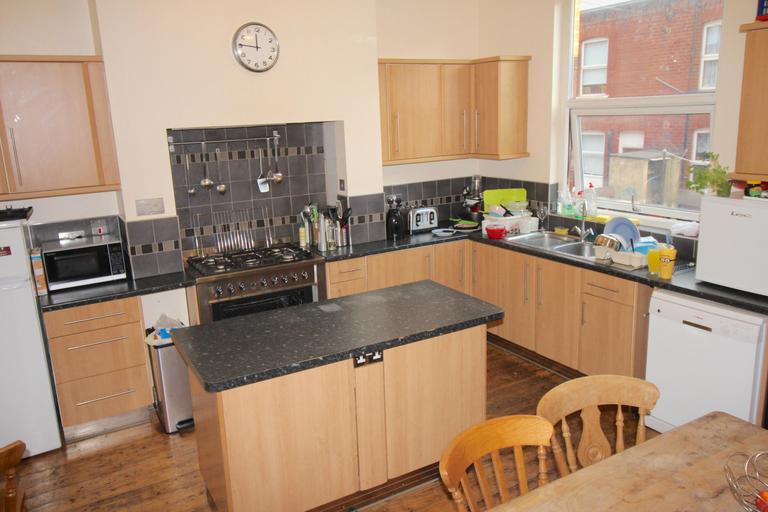 Brudenell Road, Hyde Park, Leeds, LS6 1LS