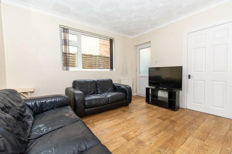 Cardigan Road, Winton, Bournemouth, BH9 1BG
