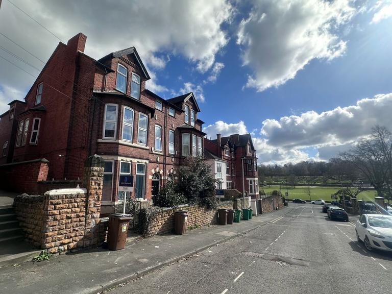 Foxhall Road, Forest Fields, Nottingham, NG7 6LH