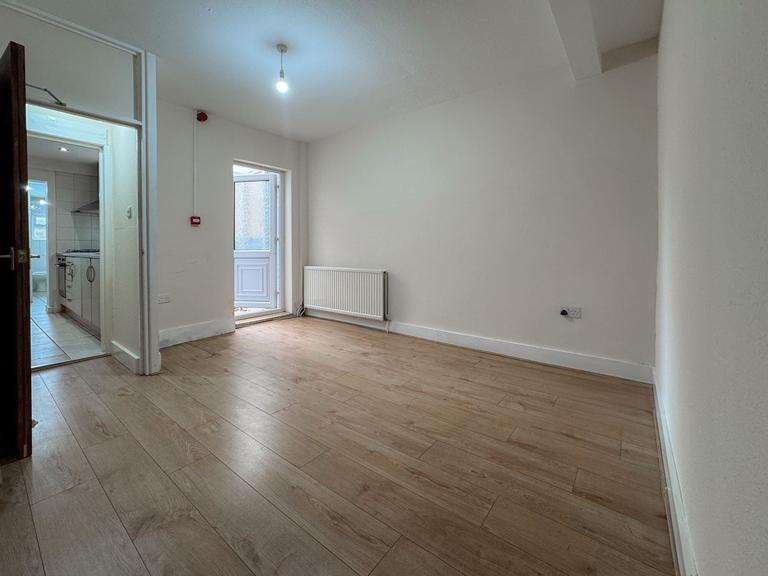 St. Peters Road, City Centre, Reading, RG6 1NT