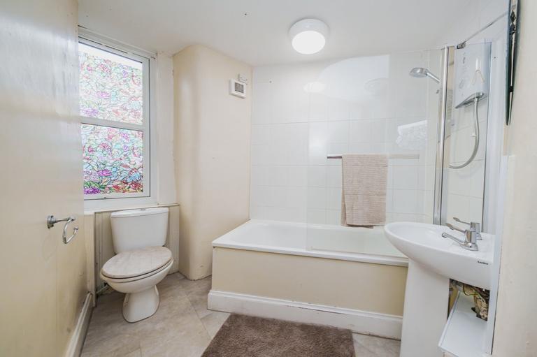 Easter Road, Leith, Edinburgh, EH6 8JG