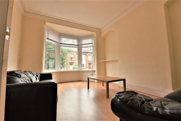 Headingley Avenue, Headingley, Leeds, LS6 3EP