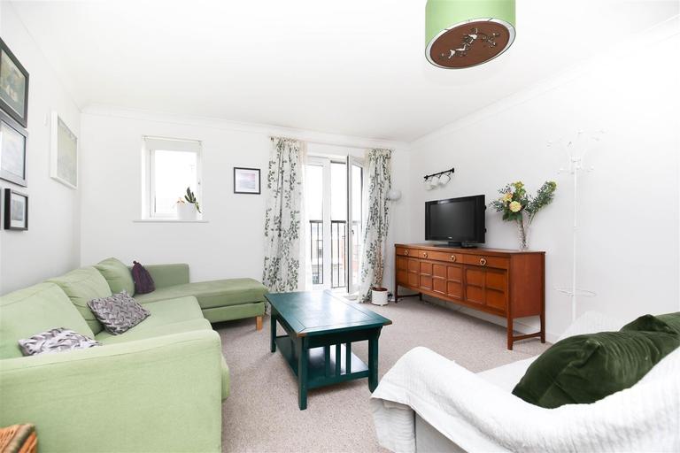 Chillingham Road, Heaton, Newcastle, NE6 5BJ