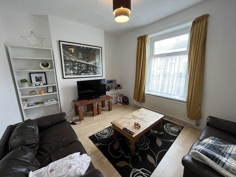 4 bedroom house for rent Cathays Terrace, Cardiff, CF24 4HT UniHomes