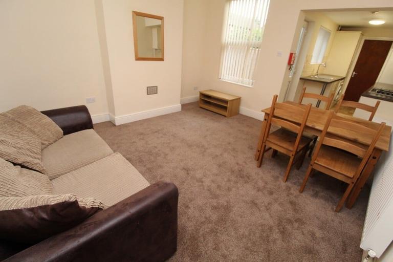 4 bedroom house for rent Marlborough Street, Nottingham, NG7 2LE UniHomes