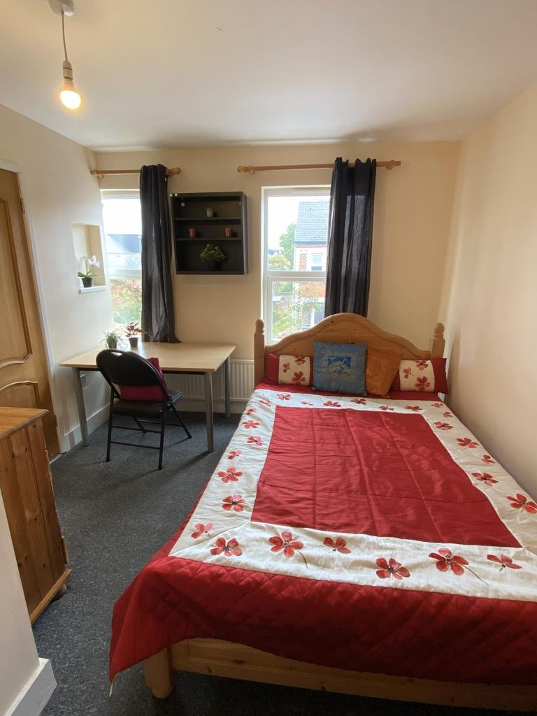 Bishops Road, City Centre, Reading, RG6 1NP