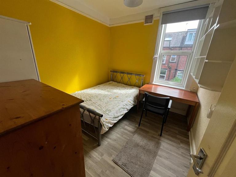 28 Langdale Terrace, Headingley, Leeds, LS6 3DY