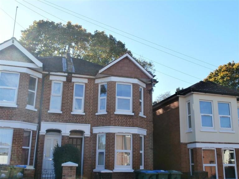 5 bedroom house for rent Sandhurst Road, Southampton, SO15 2FN UniHomes