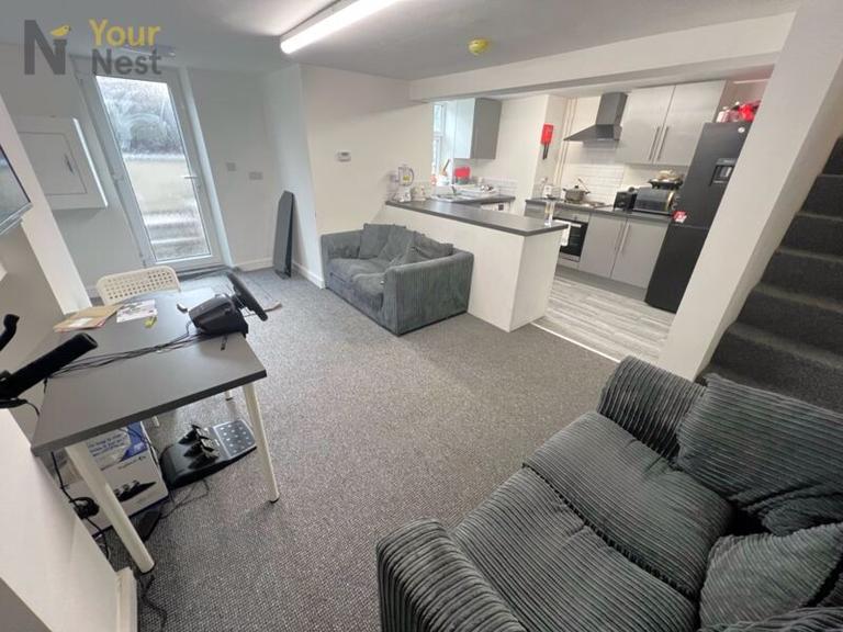 Talbot Mount, Burley, Leeds, LS4 2PF