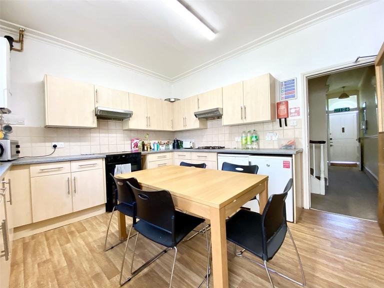 Wellington Park, Clifton, Bristol, BS8 2UT