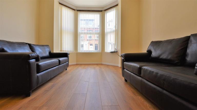 Ebberston Terrace, Hyde Park, Leeds, LS6 1AU