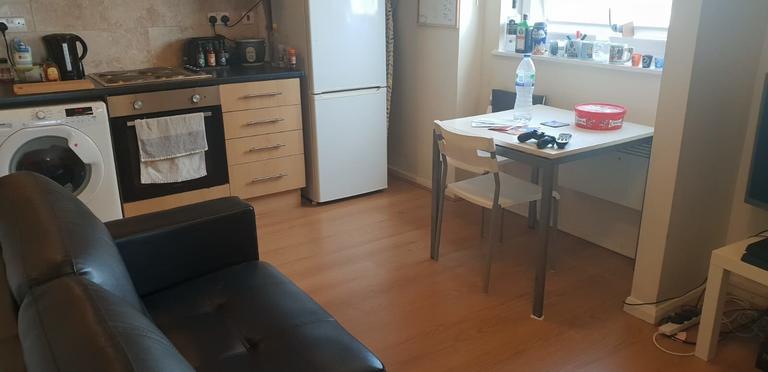 Lovell Park Heights, City Centre, Leeds, LS7 1DW