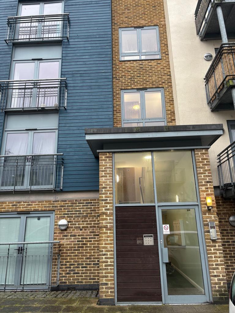 Quayside Drive, Old Heath, Colchester, CO2 8GE