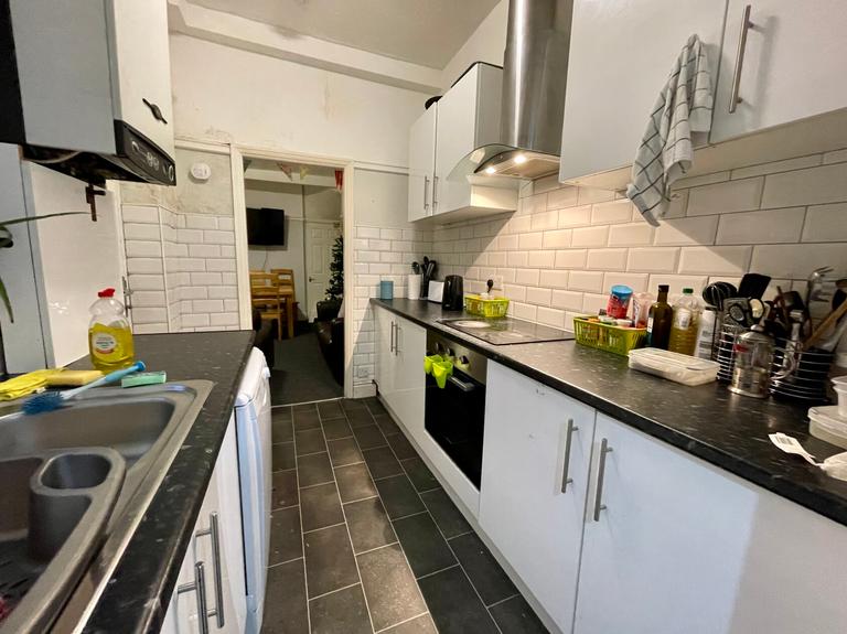 6 bedroom house for rent Springvale Road, Sheffield, S6 3NT UniHomes