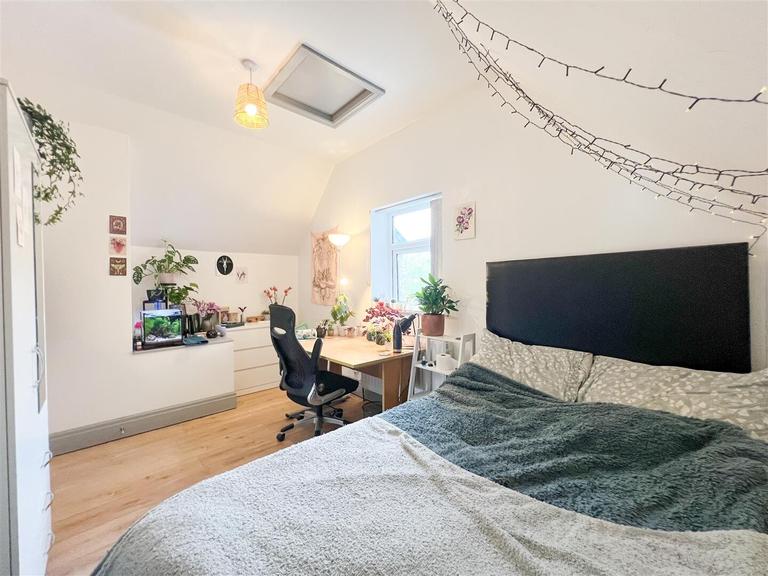 Severn Road, Broomhill, Sheffield, S10 2SU