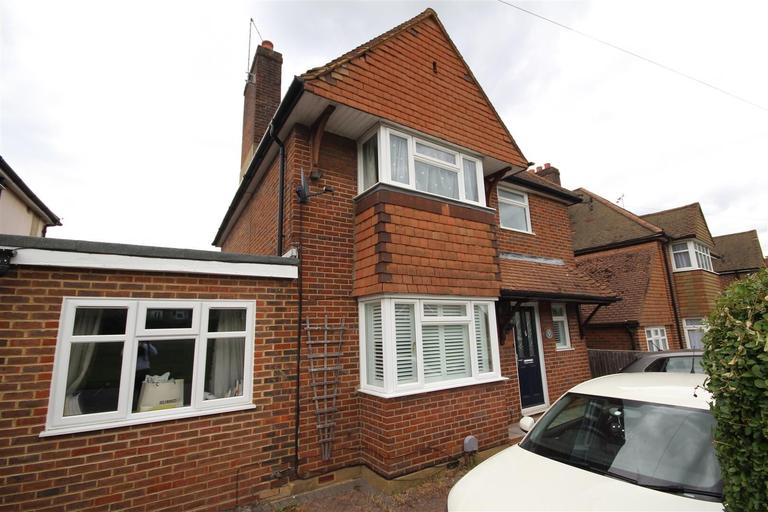 Aldershot Road, Guildford, Surrey, GU2 8BH