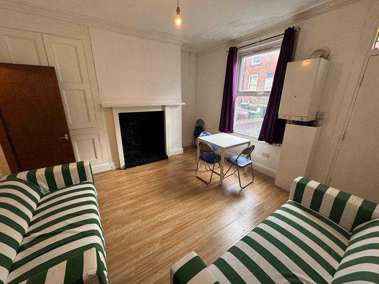 Hessle View Leeds, Hyde Park, Leeds, LS6 1ER