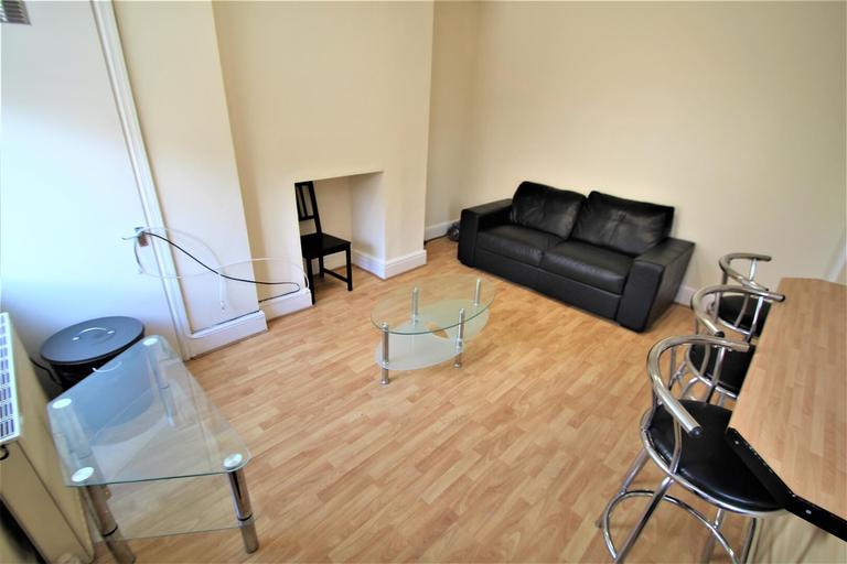Broomfield Terrace, Burley, Leeds, LS6 3DQ
