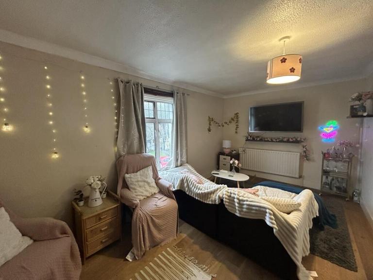 Englefield Green Egham, Egham, Surrey, TW20 0BY