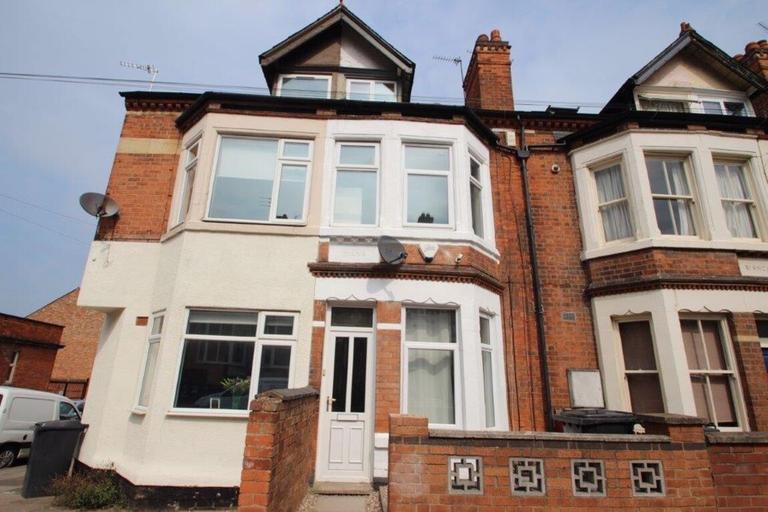 Knighton Fields Road East, Clarendon Park, Leicester, LE2 6DP