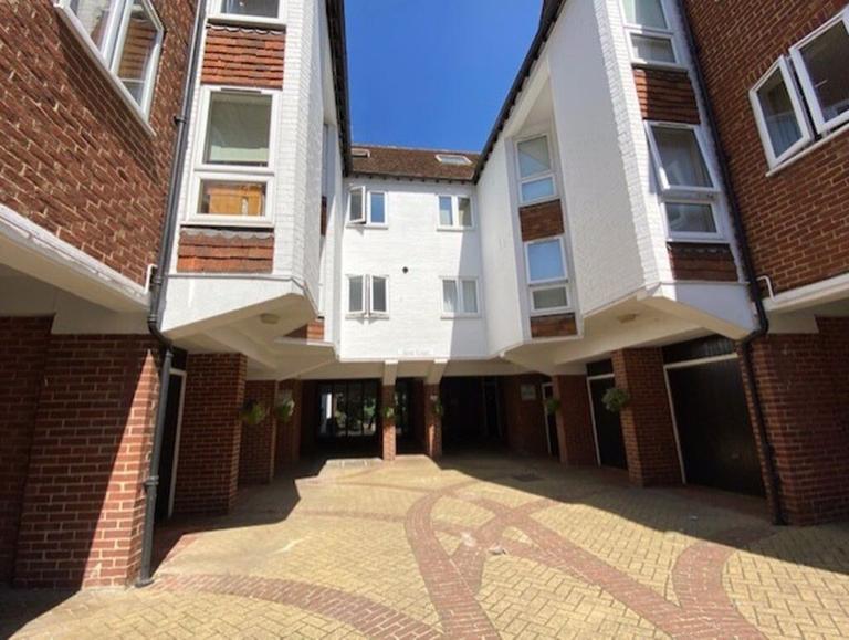 Stour Street, City Centre, Canterbury, CT1 2PG