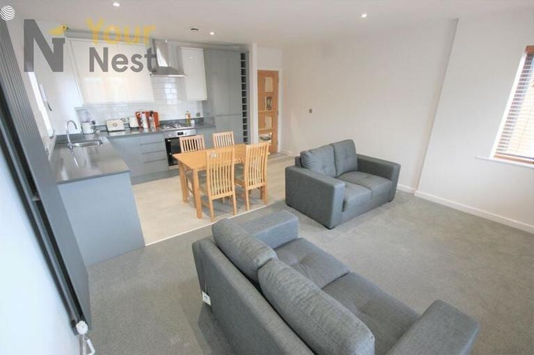 Ash Road, Headingley, Leeds, LS6 3JJ