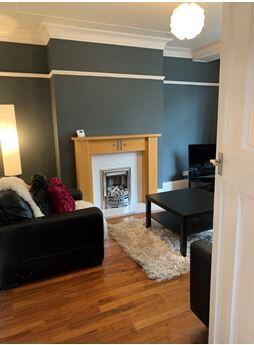 Wakefield Road, Moldgreen, Huddersfield, HD5 8DB