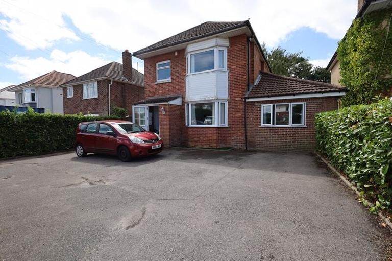 Wallisdown Road, Ensbury Park, Bournemouth, BH12 5DA
