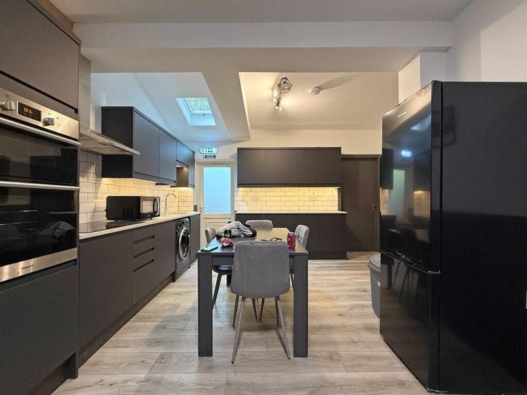 Lenton Boulevard, Lenton, Nottingham, NG7 2BZ