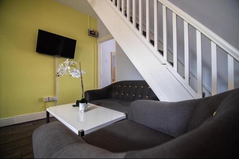 Junction Road, Ecclesall, Sheffield, S11 8XA