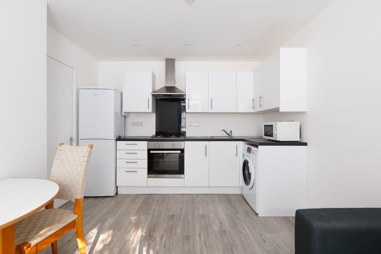 Newmarket Terrace, Elm Grove, Brighton, BN2 3QH Newmarket Terrace, Elm Grove, Brighton, BN2 3QH