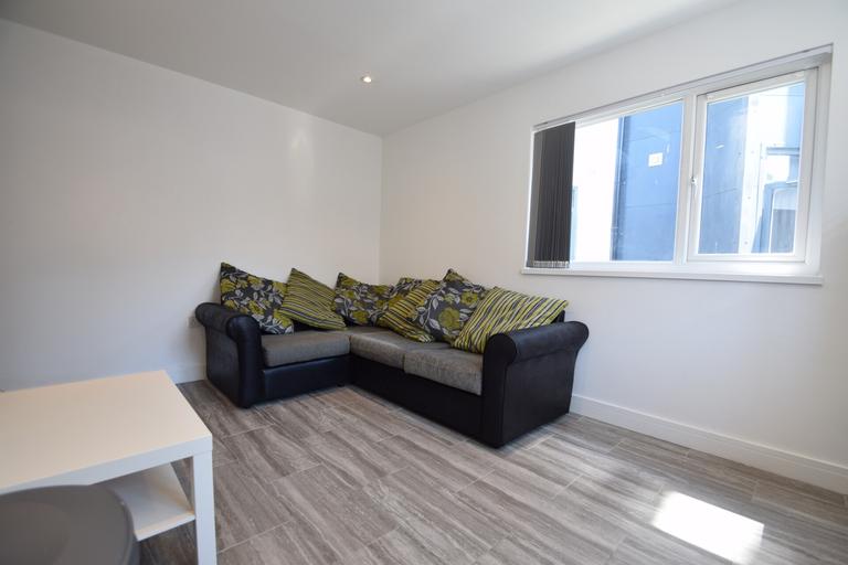 City Road, Roath, Cardiff, CF24 3DL