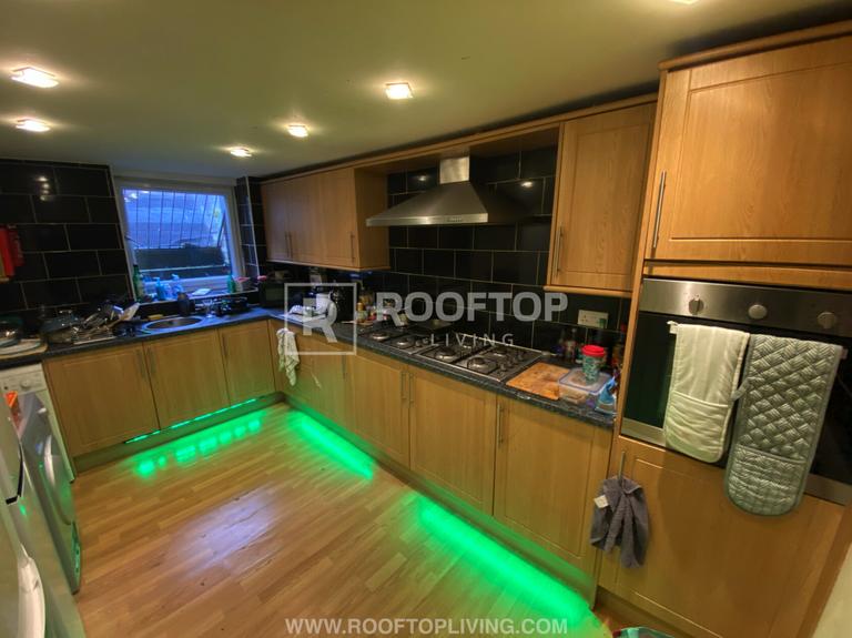 Mayville Avenue, Hyde Park, Leeds, LS6 1NQ