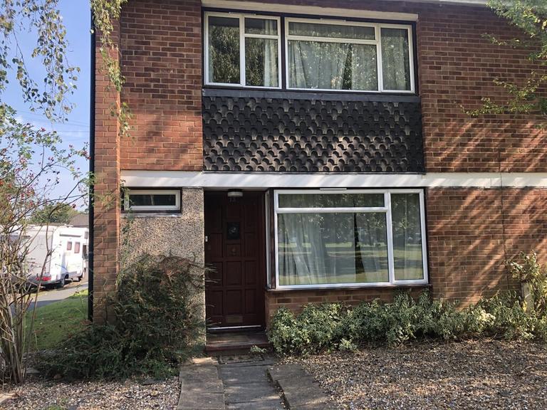 4 bedroom house for rent Cherrywood Avenue Englefield Green, Surrey