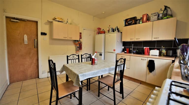 Hyde Park, Hyde Park, Leeds, LS6 1EW